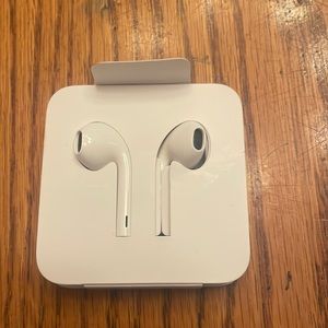 Brand new wire Apple AirPods